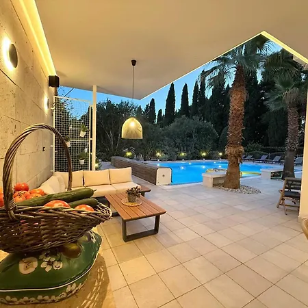 Luxury Aveline Heated Pool & Sauna Near Trogir Area