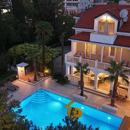 Βίλα Luxury Aveline Heated Pool & Sauna Near Trogir Area *