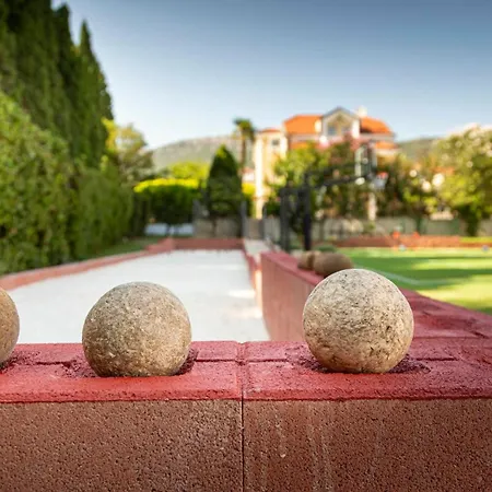Luxury Aveline Heated Pool & Sauna Near Trogir Area Villa *